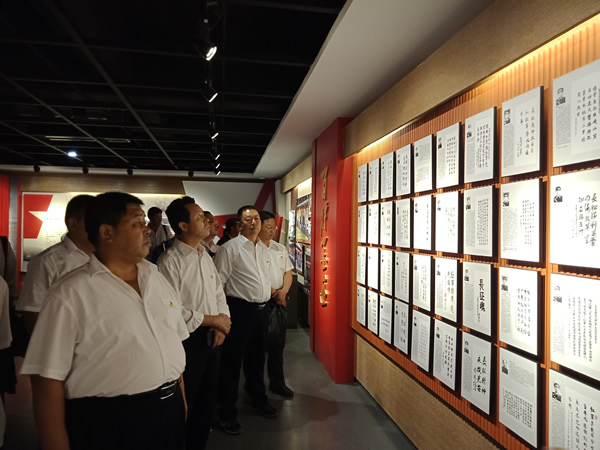 隴運(yùn)集團(tuán)公司黨委開展“不忘初心、牢記使命”紀(jì)念建黨98周年主題黨日活動(dòng)